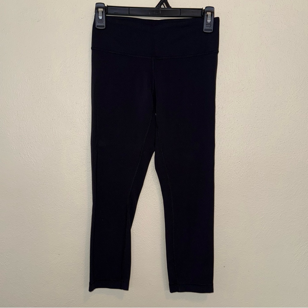 Lululemon Low Rise Black Crop 21” Legging Size 4